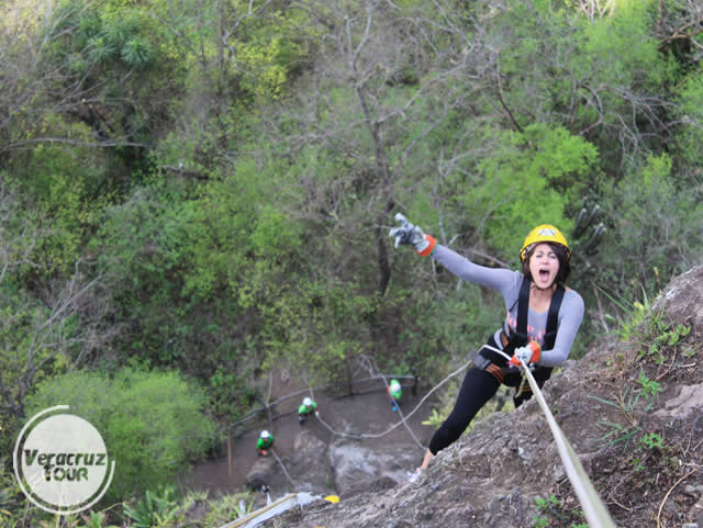 Rappel en el río Pescados Jalcomulco, Veracruz