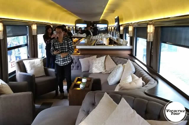 Interior Del Chepe Express