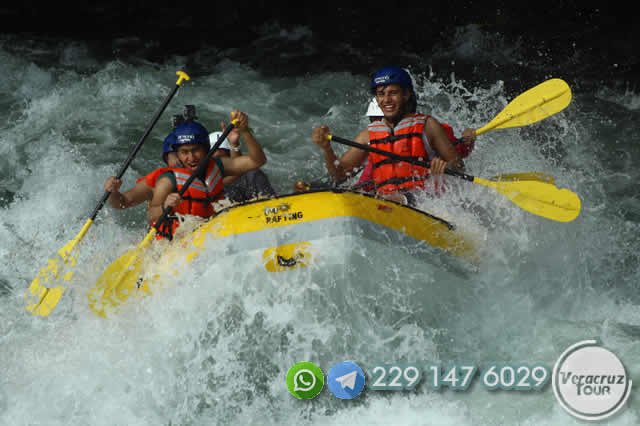 Rafting descenso en el río Pescados ubicado en Jalcomulco, Veracruz