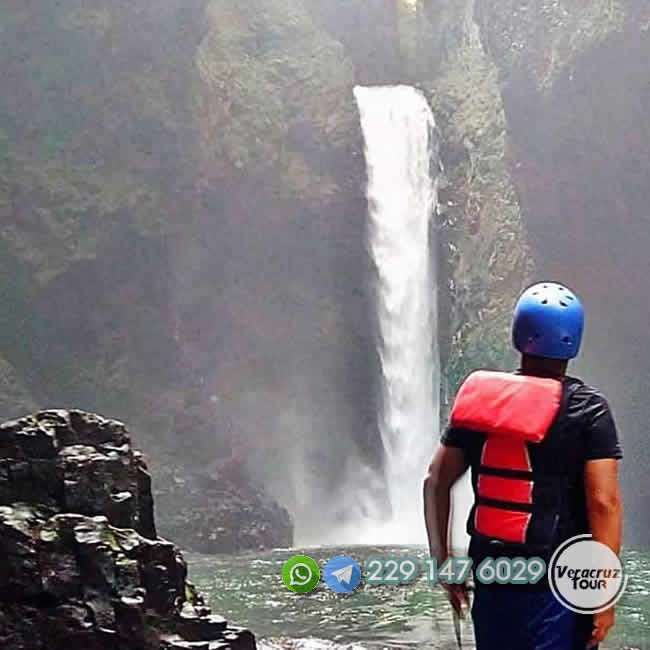 Aventura en los rápidos y descenso en río Filobobos Veracruz